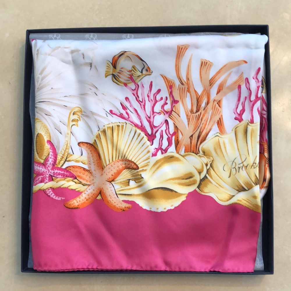 Beautiful Brooks Brothers Scarf never worn